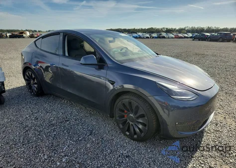 2022 Tesla Model Y z USA, uszkodzony, nr VIN 7SAYGDEF2NF378187